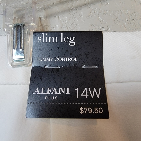 NWT Alfani White Fly-Front Slim Pants - Picture 5 of 7